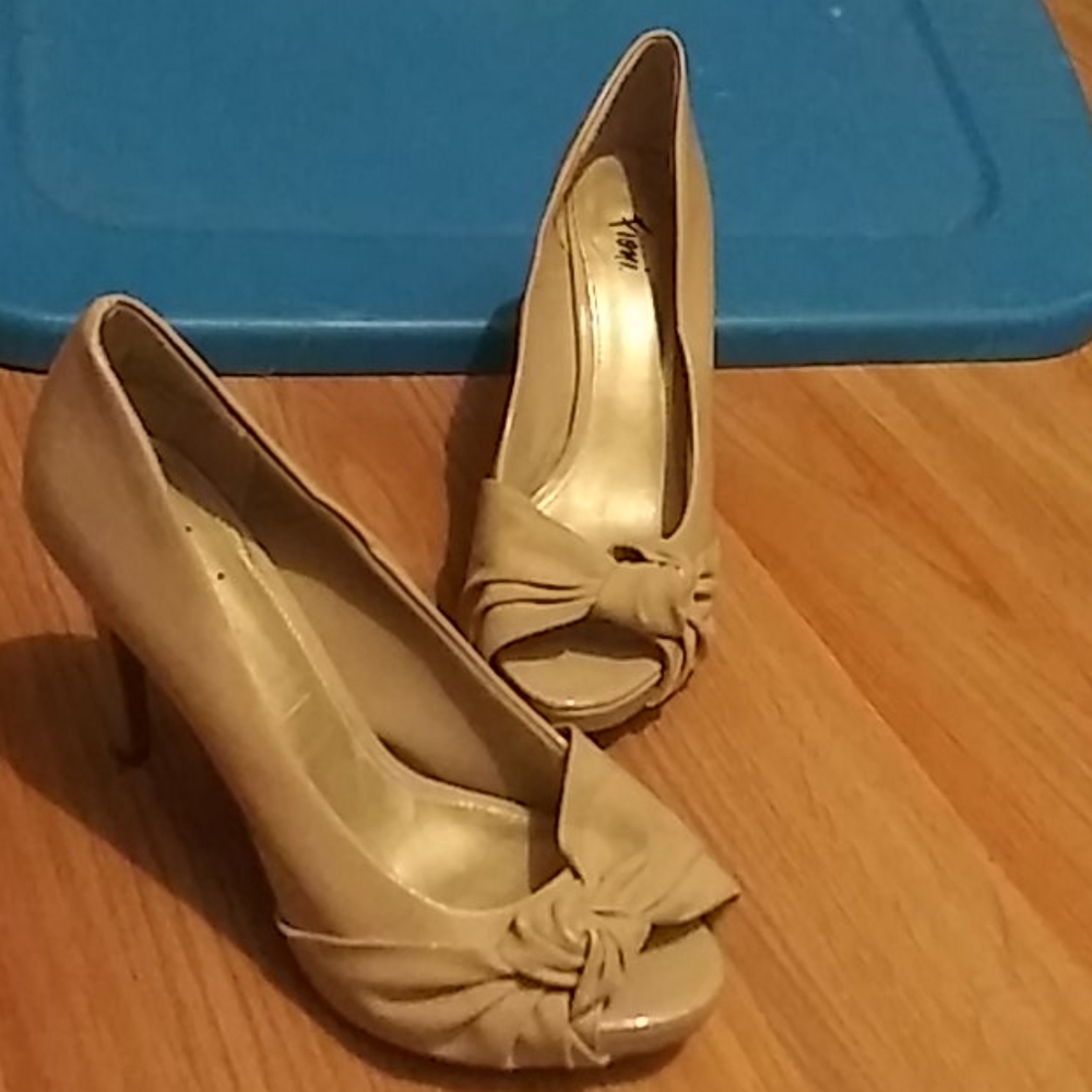 Fioni Heels